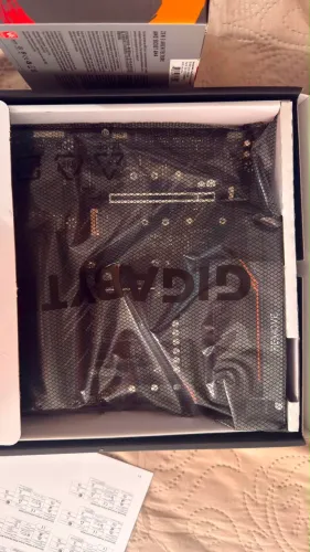 Kit Placa Mãe B550M + Processador Ryzen 5 5600GT