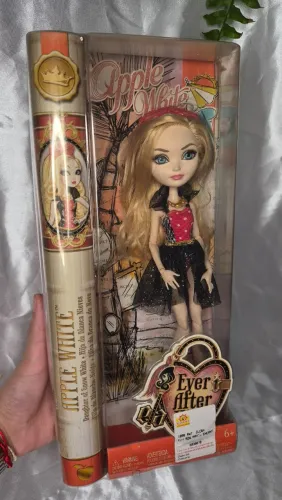 Ever After High Espelho Praia Boneca Apple White CLC65