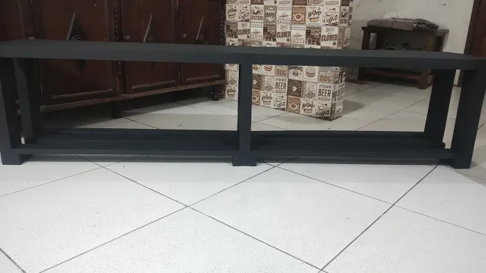 BANCOS EM MADEIRA MACIÇA.