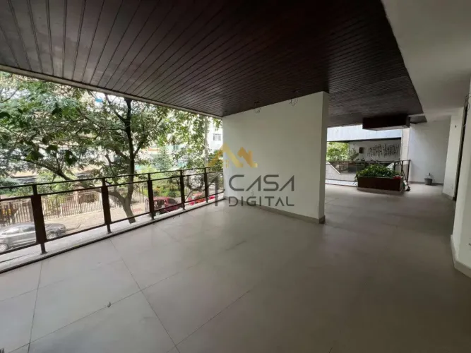 Apartamento de 4 quartos à venda a apenas 130m da Praia | Jardim Oceânico. REF: BAAP4475