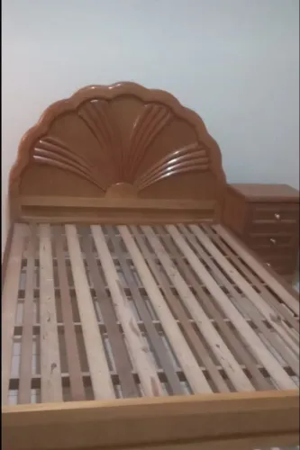Cama de casal(maciça) 2 mesinhas cabeceira