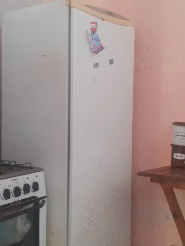 Vendo Uma geladeira