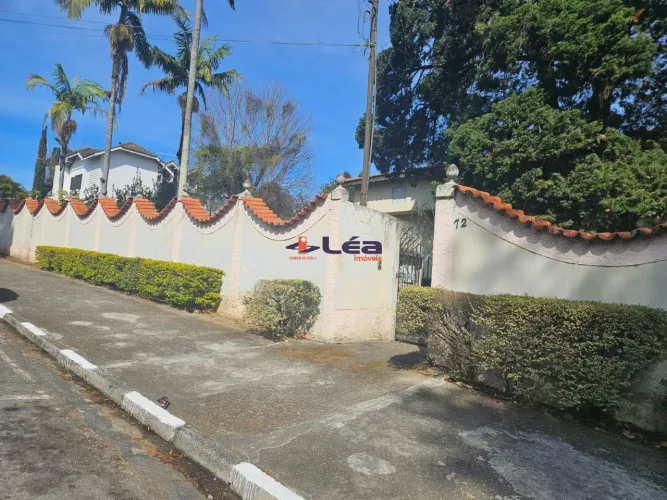 Imperdível: Casa à venda na Vila Romanópolis em Ferraz de Vasconcelos-SP, 3 quartos, 1 suí