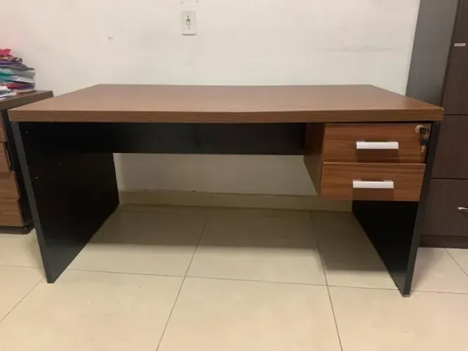 Mesa de Escritório alto Padrão. MDF4cm