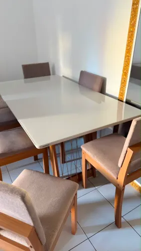 Mesa com cadeiras