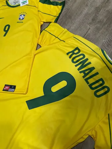 Camisa Brasil Retro 98 e modelo 2026
