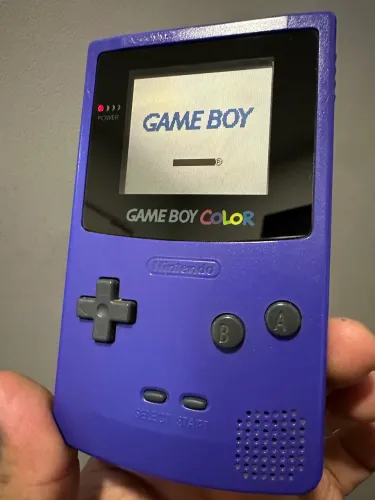 GAME BOY COLOR PURPLE ORIGINAL - IMPECÁVEL + POKEMON CRYSTAL REPRO