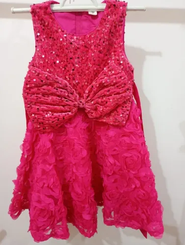 VESTIDO NOVO PARA CRIANÇA DE 3-4 ANOS COR PINK