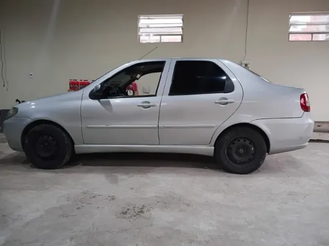 Fiat Siena HLX 1.8 MPI Flex 8V 4P 2006