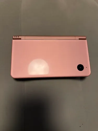 Nintendo DSiXL rosa com capa, carregador e jogos