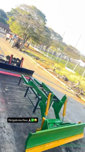 Fabricamos lâminas para qualquer modelo  de trator chama no zap * 