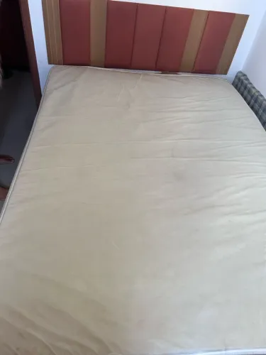 Vendo cama Box de casal.