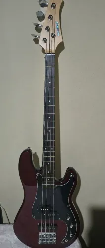 Contrabaixo Strinberg + cubebaby bass e acessórios para pegar e já tocar;)