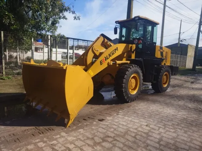 Pá carregadeira EOUGEM GEM636 2026