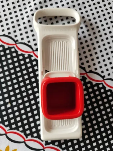 Mini fatiador Tupperware 100 reais