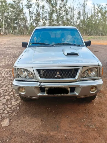 Mitsubishi L200 GLS 2.5 4X4 CD Diesel 2005