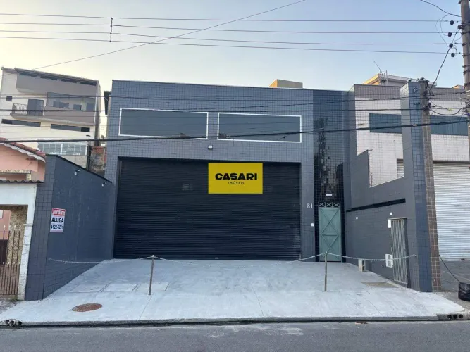 Salão Comercial Novo para Locação com 219m², Mezanino e Energia Trifásica