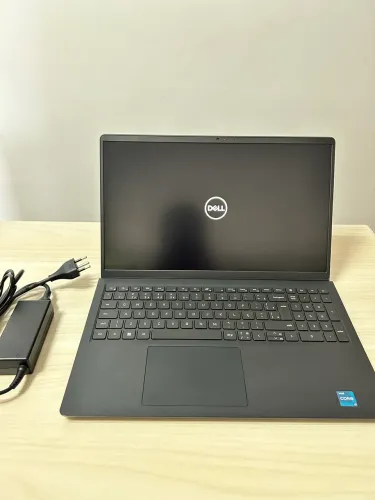NOTEBOOK DELL - i3 12th GEN | 8GB | SSD NVMe 256GB - SEM MARCAS 