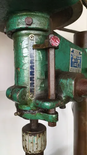 Vendo furadeira de bancada industriall marca rock ferramenta raiz e durável