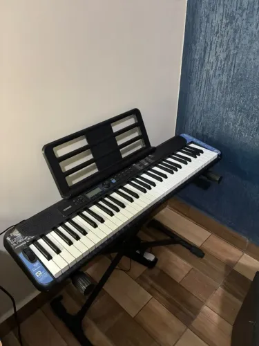 Teclado musical Casio Casiotone CT-S300 61 teclas preto