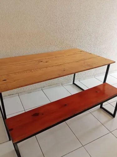 Mesa com banco