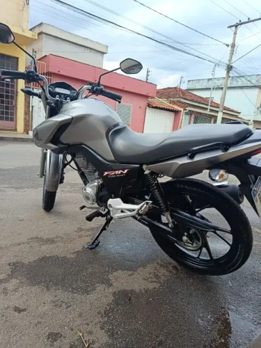 Vendo CG 160, ano 2023, único dono.