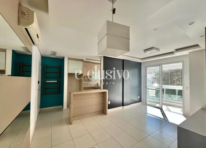 Apartamento 2 suítes em Coqueiros - Com sol da manhã