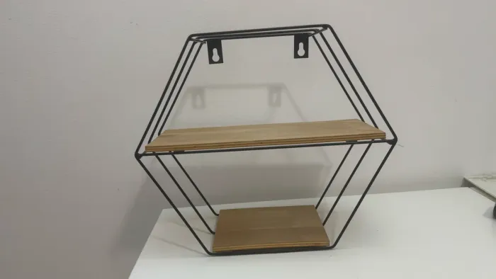 Prateleira nicho hexagonal de ferro