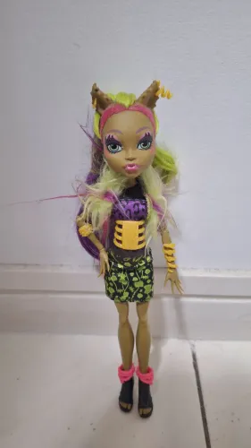 Boneca Monster High Clawdeen Wolf Freaky Fusion