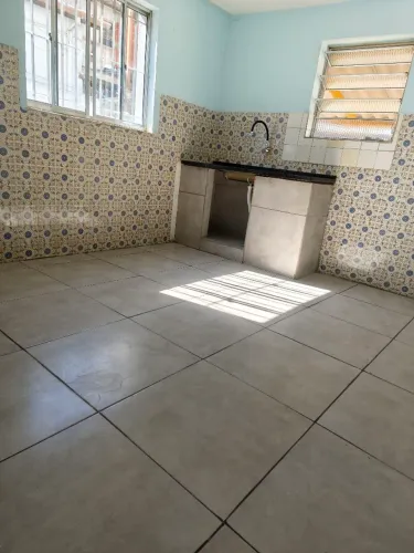 Casa na Avenida lugar bem localizado