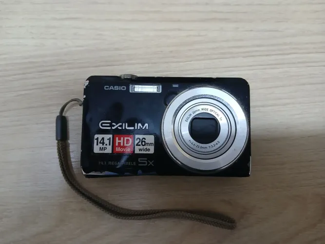 MÁQUINA FOTOGRÁFICA DIGITAL CASIO