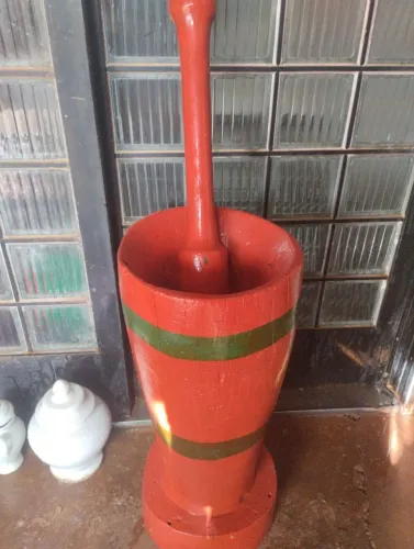 Pilão de madeira