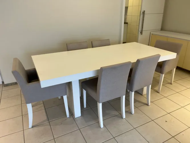 Mesa de jantar para 8 pessoas
