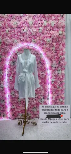 Painel de flores artificiais