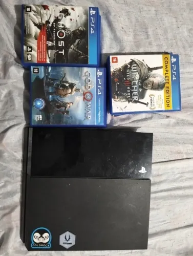 PS4 Fat 500 Gb com defeito + 9 jogos físicos