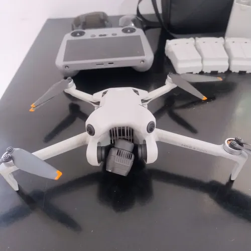 Drone DJI Mimi 4 Pro combo
