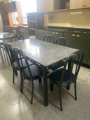 Mesa com 6 cadeiras tampo de granito Novo