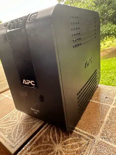 Nobreak APC 700 *sem bateria*