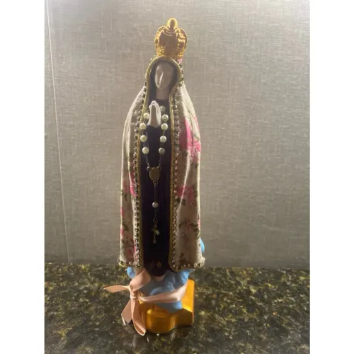 Estatua de Nossa Senhora Fátima.