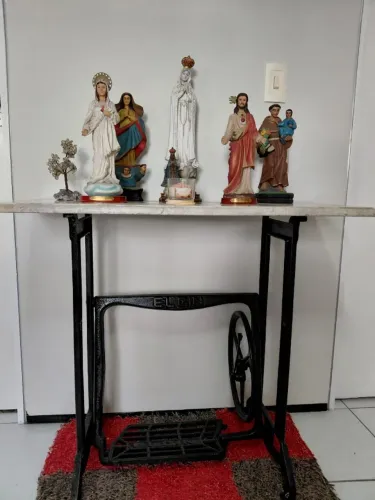 Aparador vintage com tampo de mármore