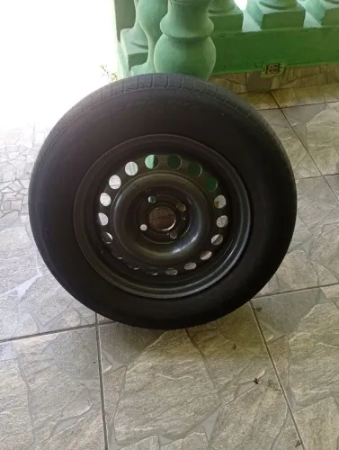 Pneu com aro 170 e R14. Faço a entrega, se vim buscar dou um desconto