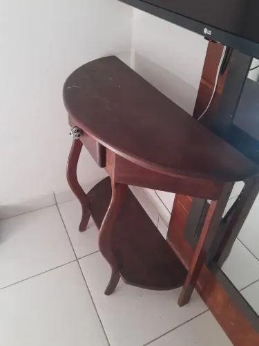 Aparador em madeira maciça antigo