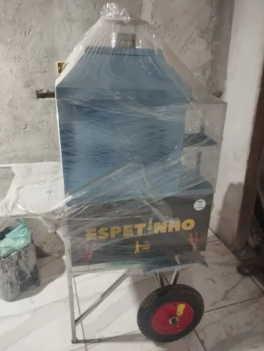 Carroça de espetinho nova