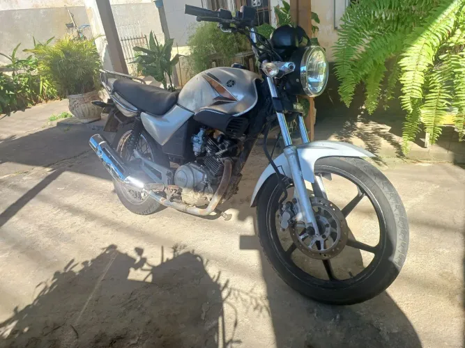 MOTO YBR 125 (aceito troca)