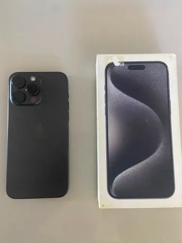iPhone 15 pro max 512gb estado de novo