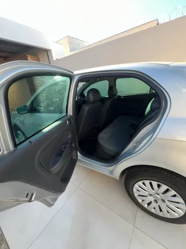 Volkswagen Gol Geração IV Titan 1.0 8V Total Flex Mec. 4P 2009