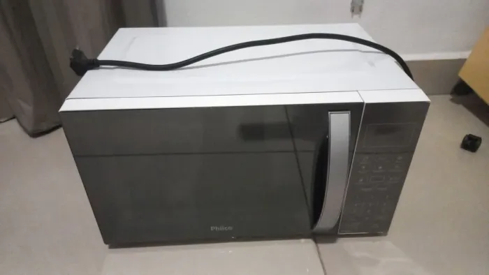Micro-ondas Fhilco em ótimo estado