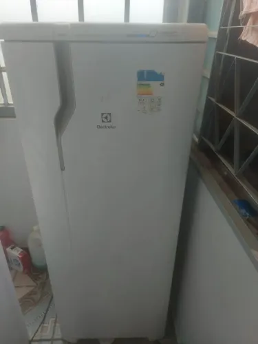 Geladeira Electrolux Frost free rde33
