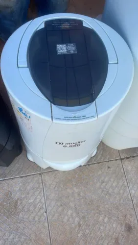 Centrífuga de 8kg. $280