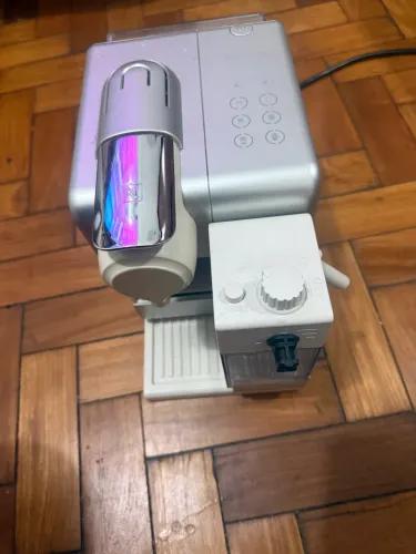 Nespresso Lattissima Touch F521, 127 V, 1350 W.